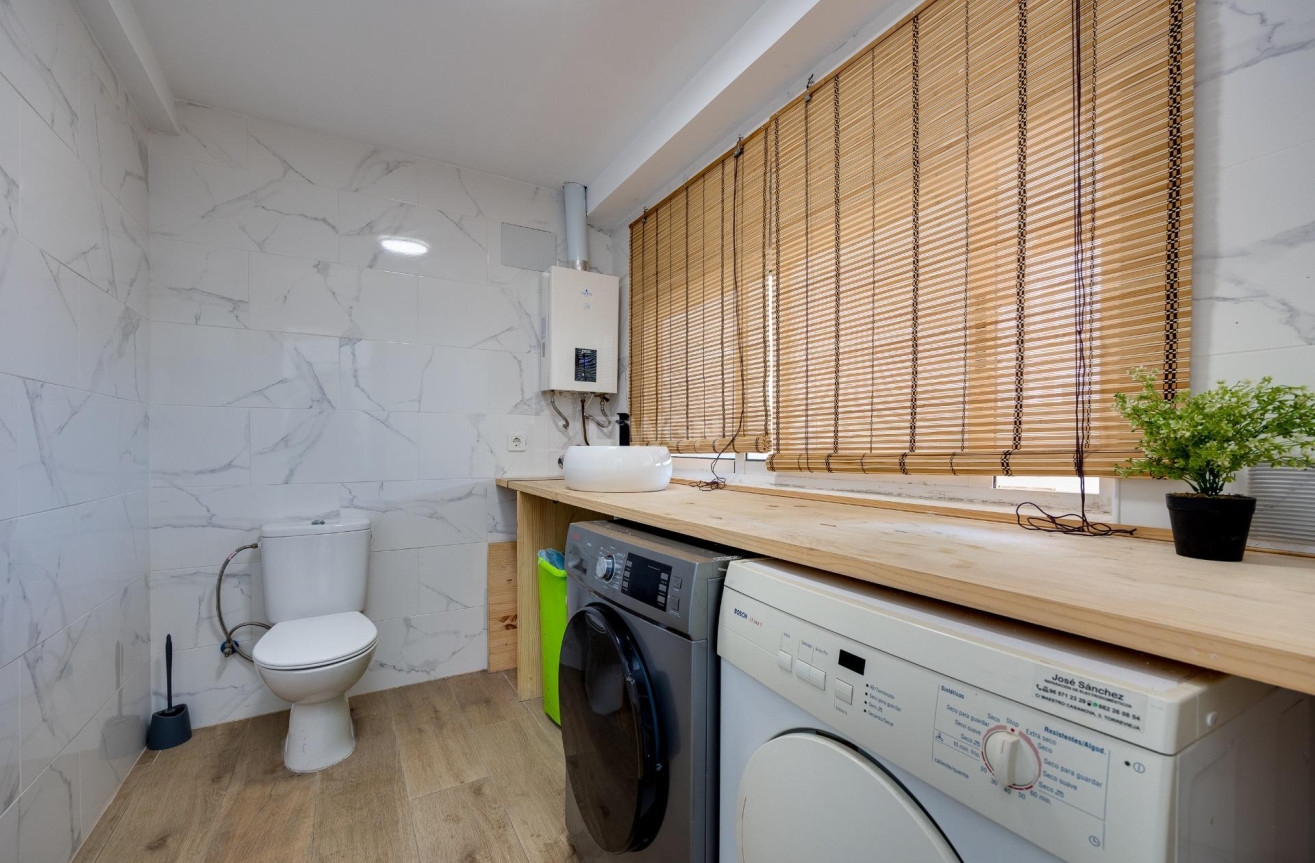 Odsprzedaż - Kamienica - Torrevieja - Centro