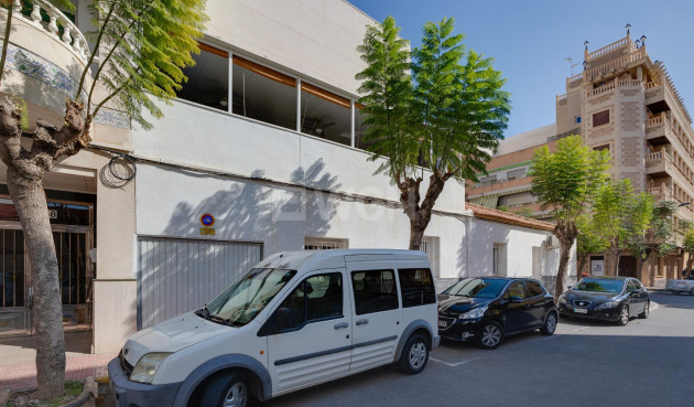 Odsprzedaż - Kamienica - Torrevieja - Centro