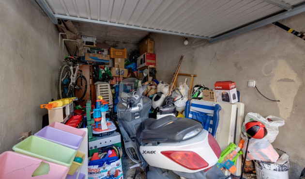 Odsprzedaż - Kamienica - Torrevieja - Centro