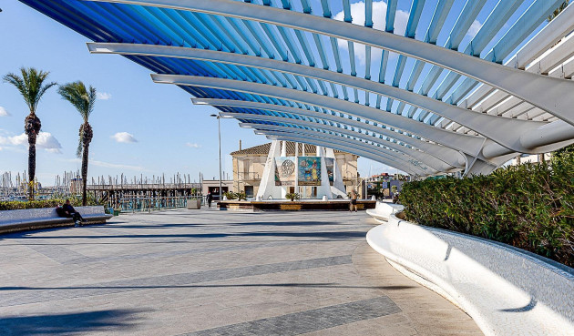 Odsprzedaż - Kamienica - Torrevieja - Centro