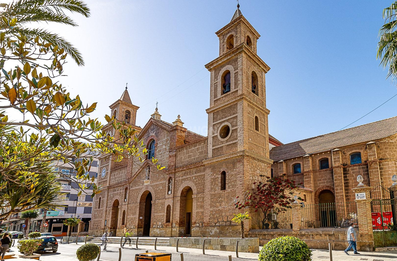 Odsprzedaż - Kamienica - Torrevieja - Centro