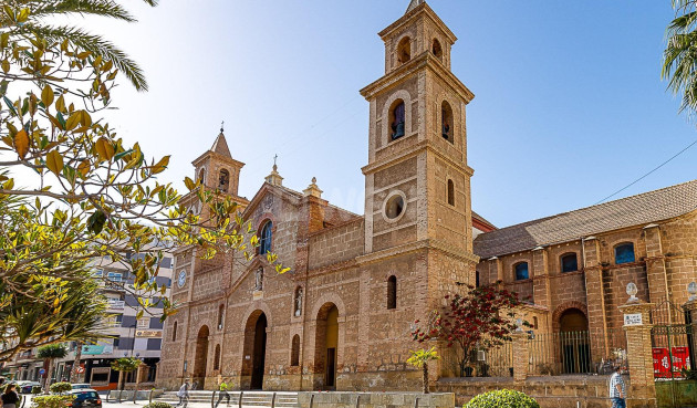 Odsprzedaż - Kamienica - Torrevieja - Centro