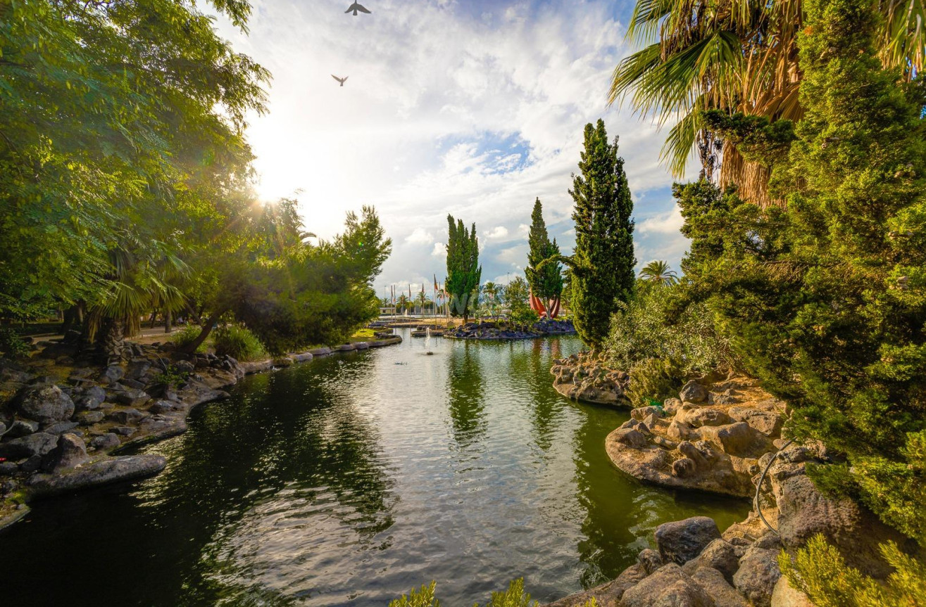 Odsprzedaż - Kamienica - Torrevieja - Centro