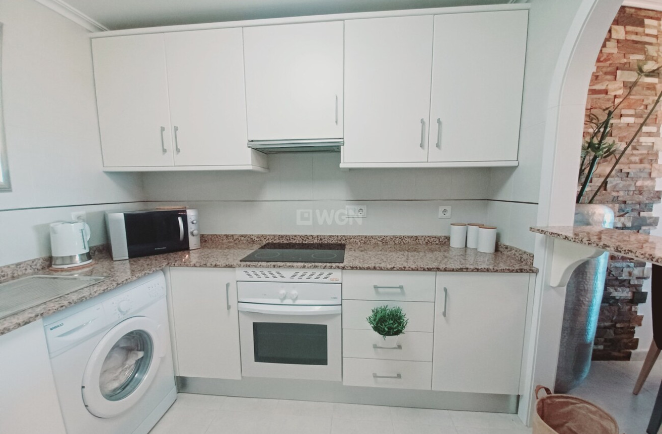 Odsprzedaż - Mieszkanie w bloku - Sucina - Inland