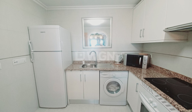 Odsprzedaż - Mieszkanie w bloku - Sucina - Inland