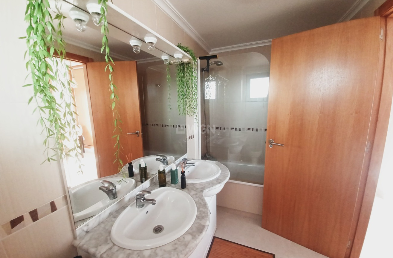 Odsprzedaż - Mieszkanie w bloku - Sucina - Inland