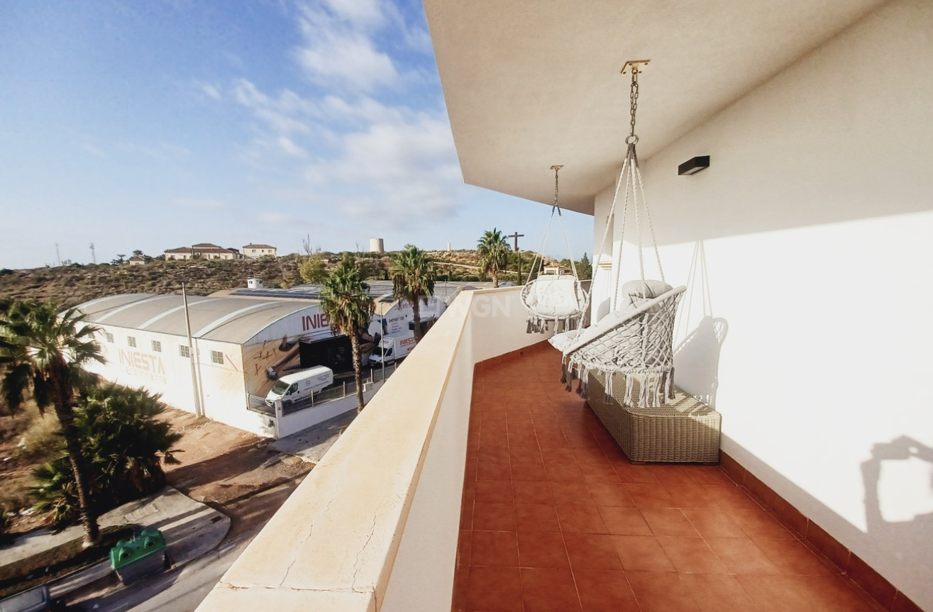 Odsprzedaż - Mieszkanie w bloku - Sucina - Inland