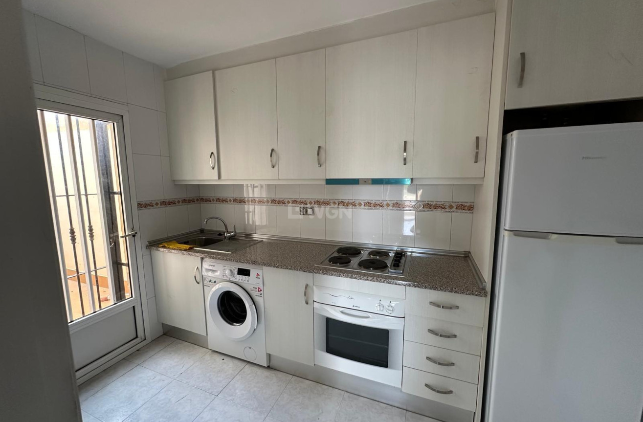 Resale - Bungalow - Torrevieja