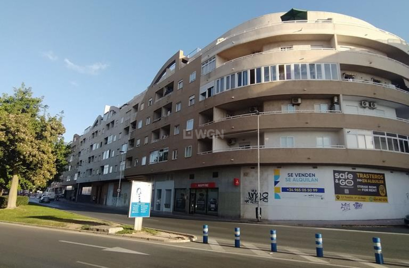 Odsprzedaż - Mieszkanie w bloku - Torrevieja - El Molino
