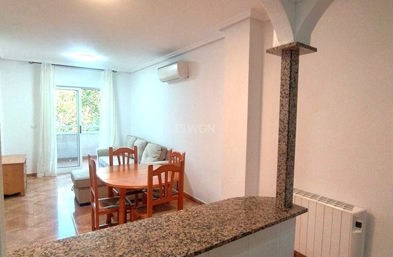 Odsprzedaż - Mieszkanie w bloku - Torrevieja - El Molino