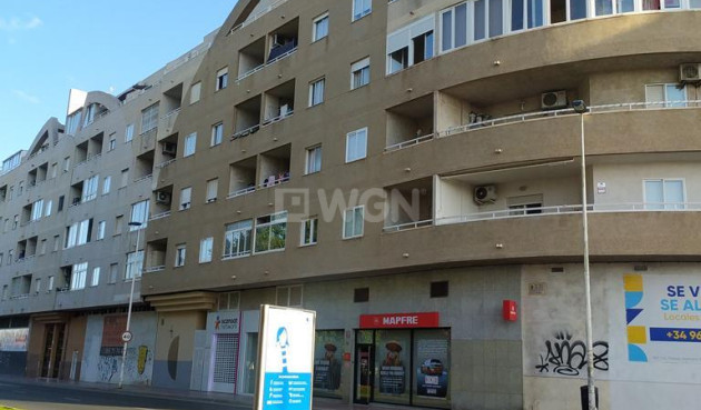 Odsprzedaż - Mieszkanie w bloku - Torrevieja - El Molino