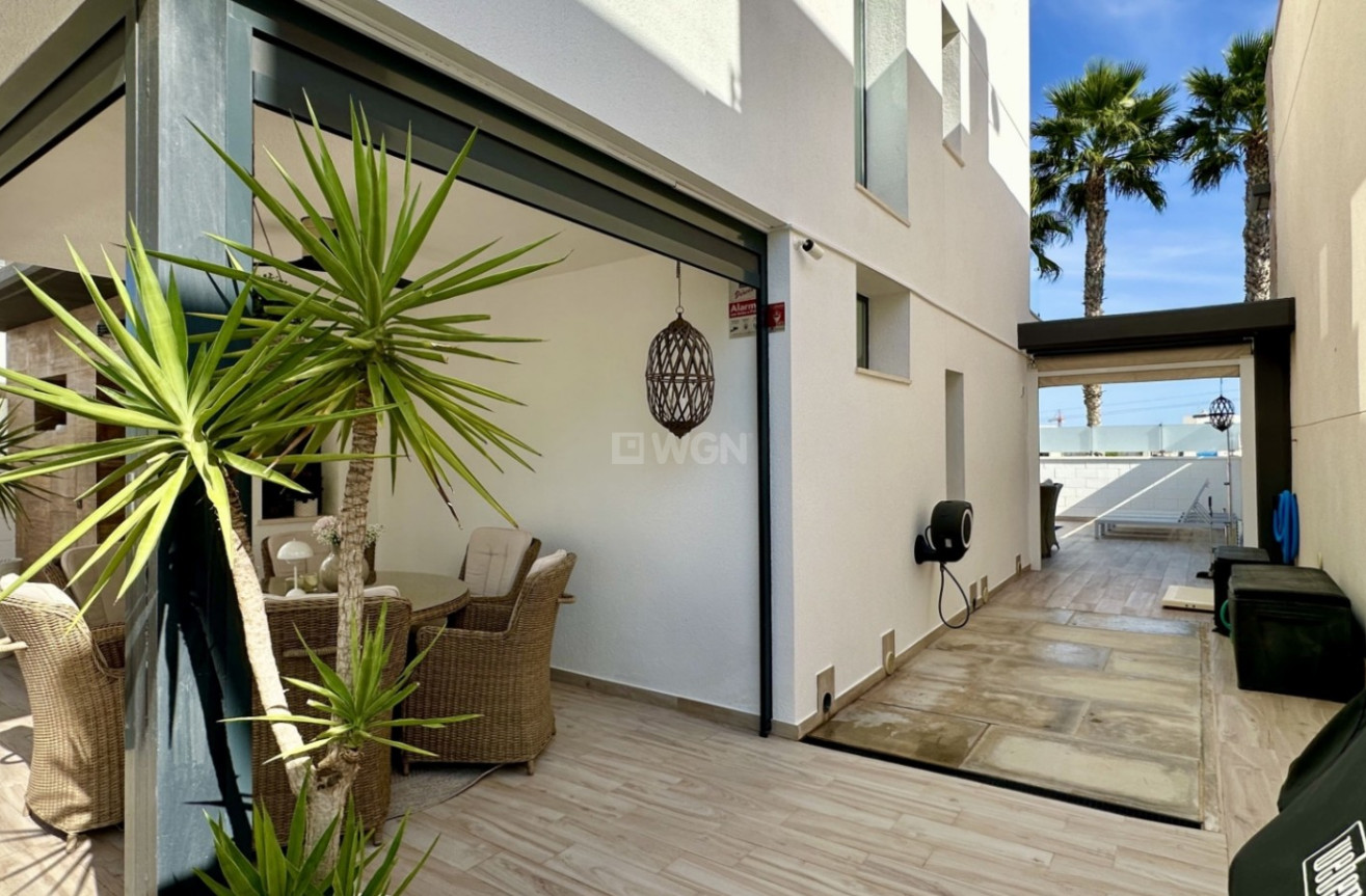Resale - Villa - Orihuela Costa - Costa Blanca