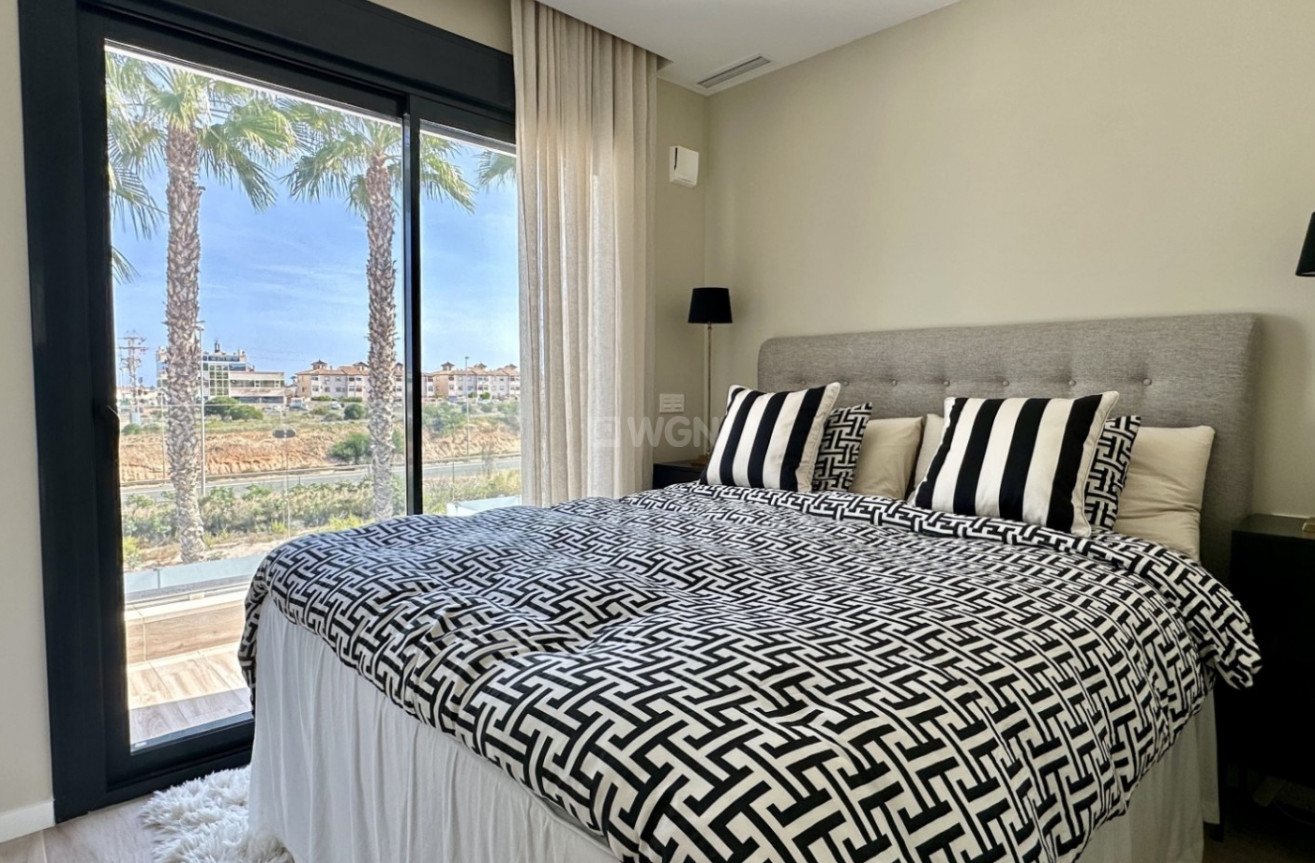 Resale - Villa - Orihuela Costa - Costa Blanca