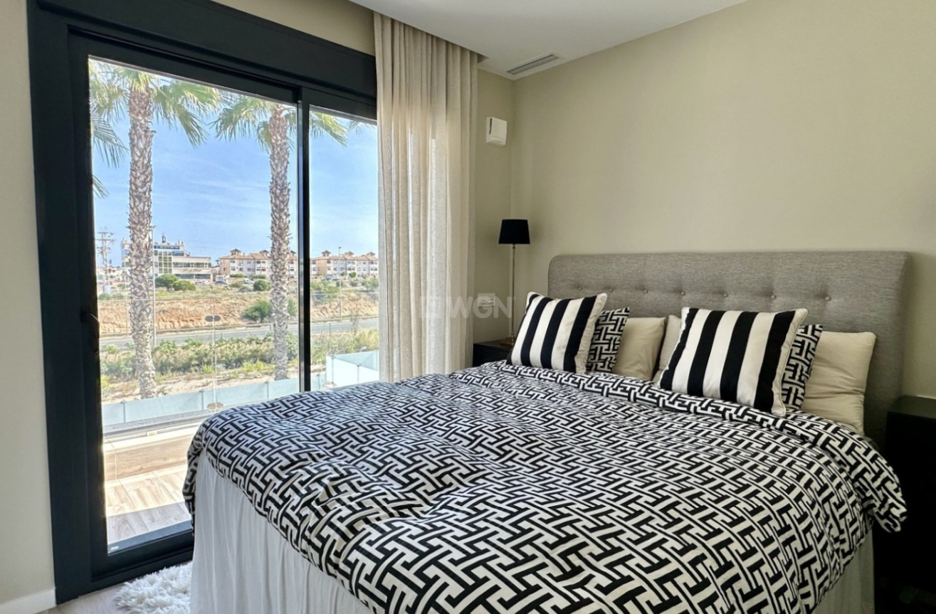 Resale - Villa - Orihuela Costa - Costa Blanca