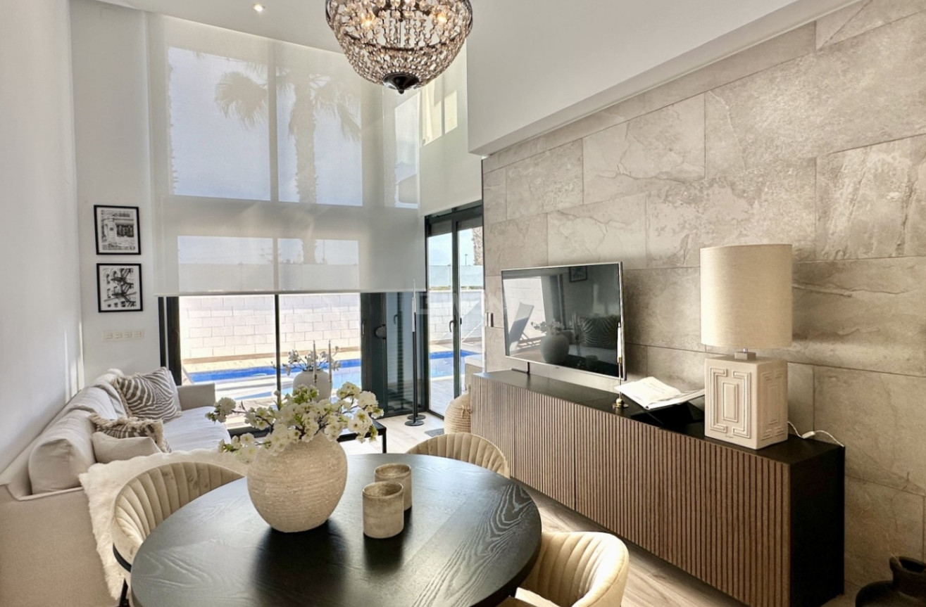 Resale - Villa - Orihuela Costa - Costa Blanca