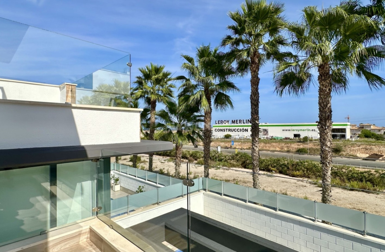 Resale - Villa - Orihuela Costa - Costa Blanca
