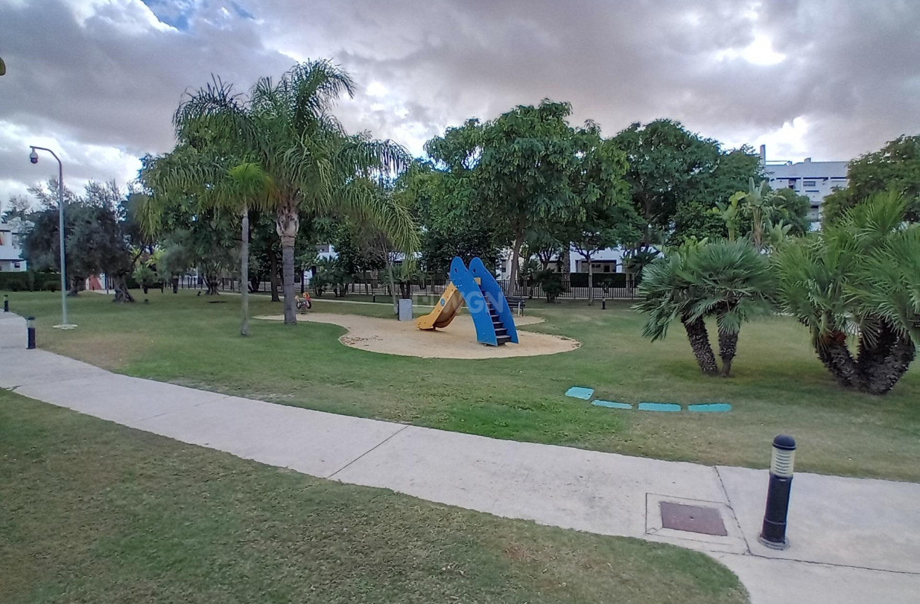 Odsprzedaż - Mieszkanie w bloku - Alhama De Murcia - Condado De Alhama Golf Resort