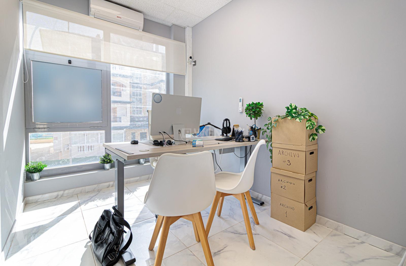 Resale - Commercial - Torrevieja - La Mata