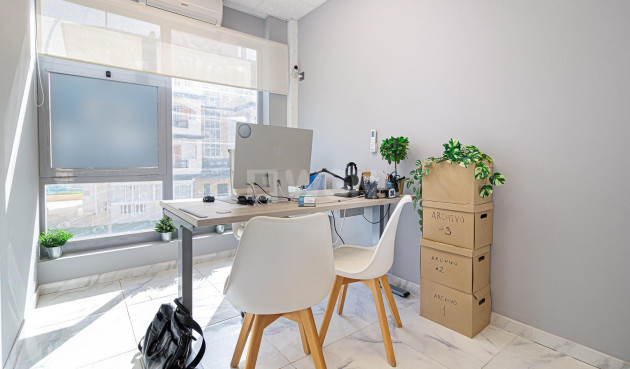 Resale - Commercial - Torrevieja - La Mata