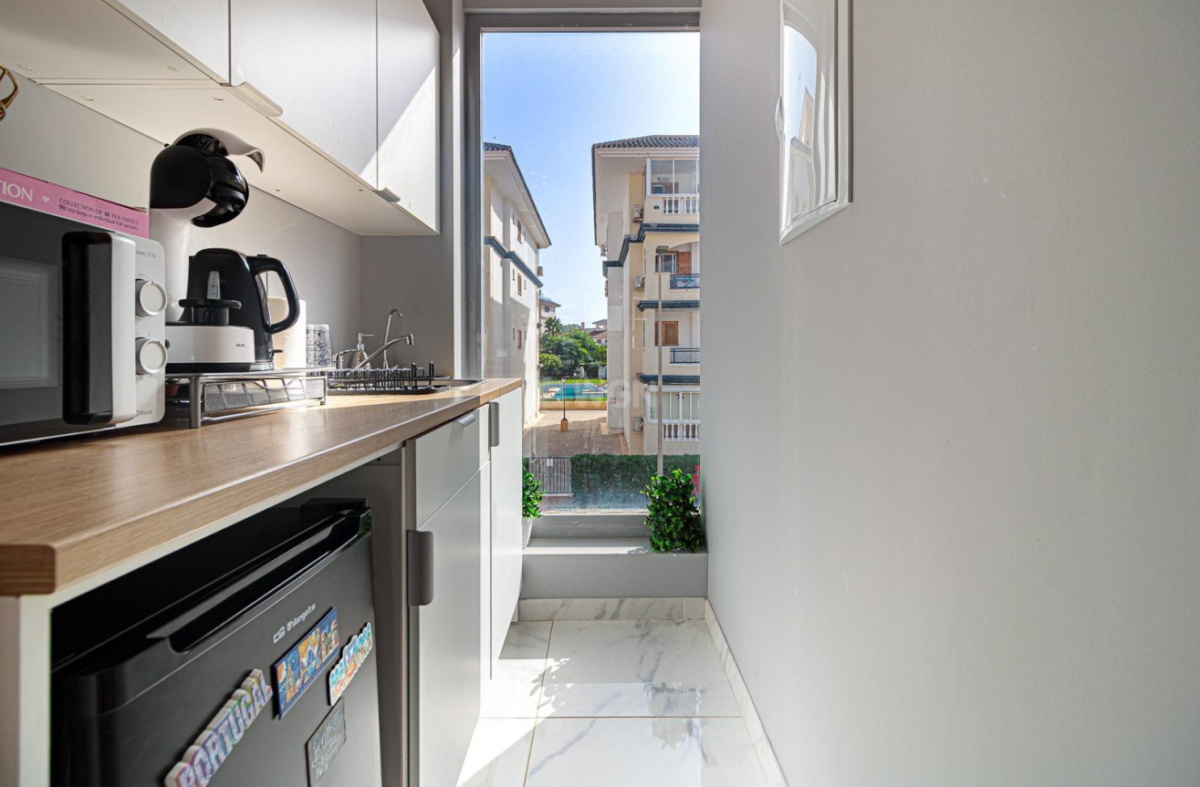 Resale - Commercial - Torrevieja - La Mata