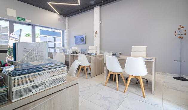Resale - Commercial - Torrevieja - La Mata