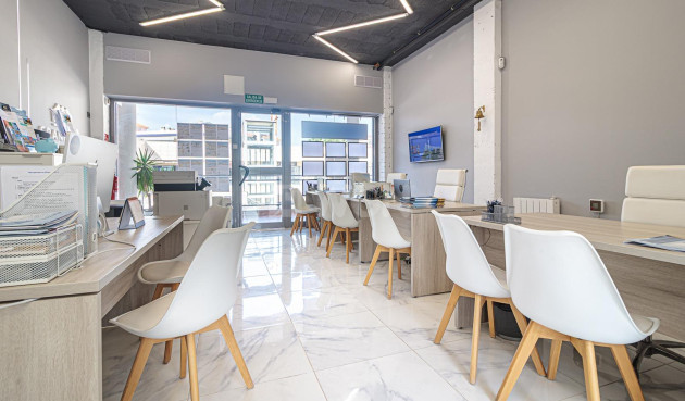 Resale - Commercial - Torrevieja - La Mata