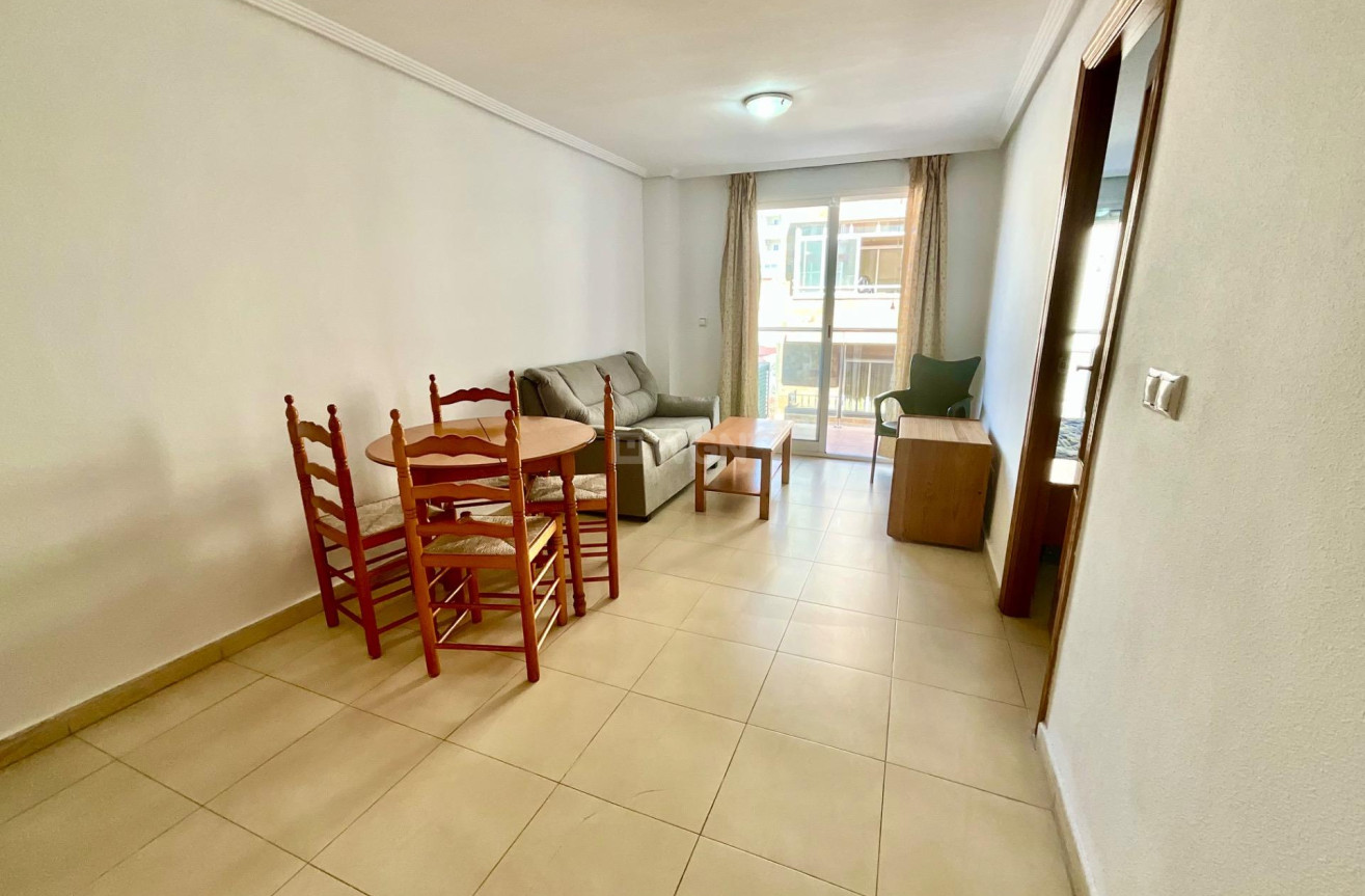 Resale - Apartment / flat - Torrevieja - Centro