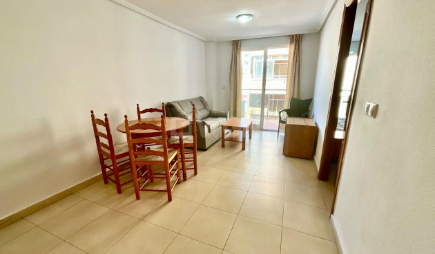 Resale - Apartment / flat - Torrevieja - Centro
