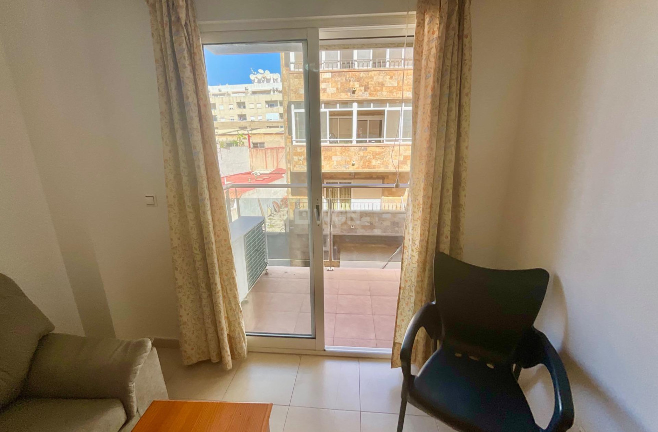 Resale - Apartment / flat - Torrevieja - Centro