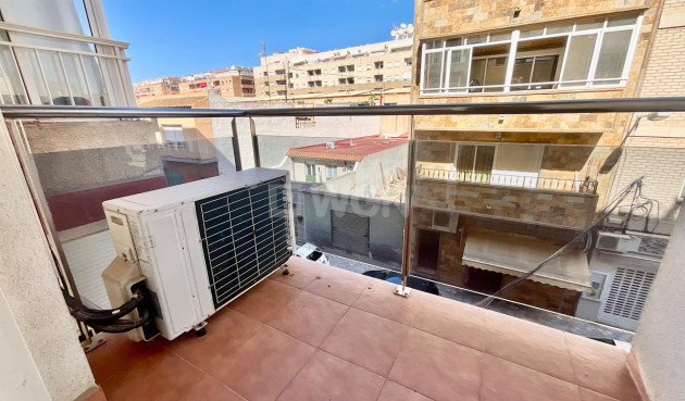 Resale - Apartment / flat - Torrevieja - Centro