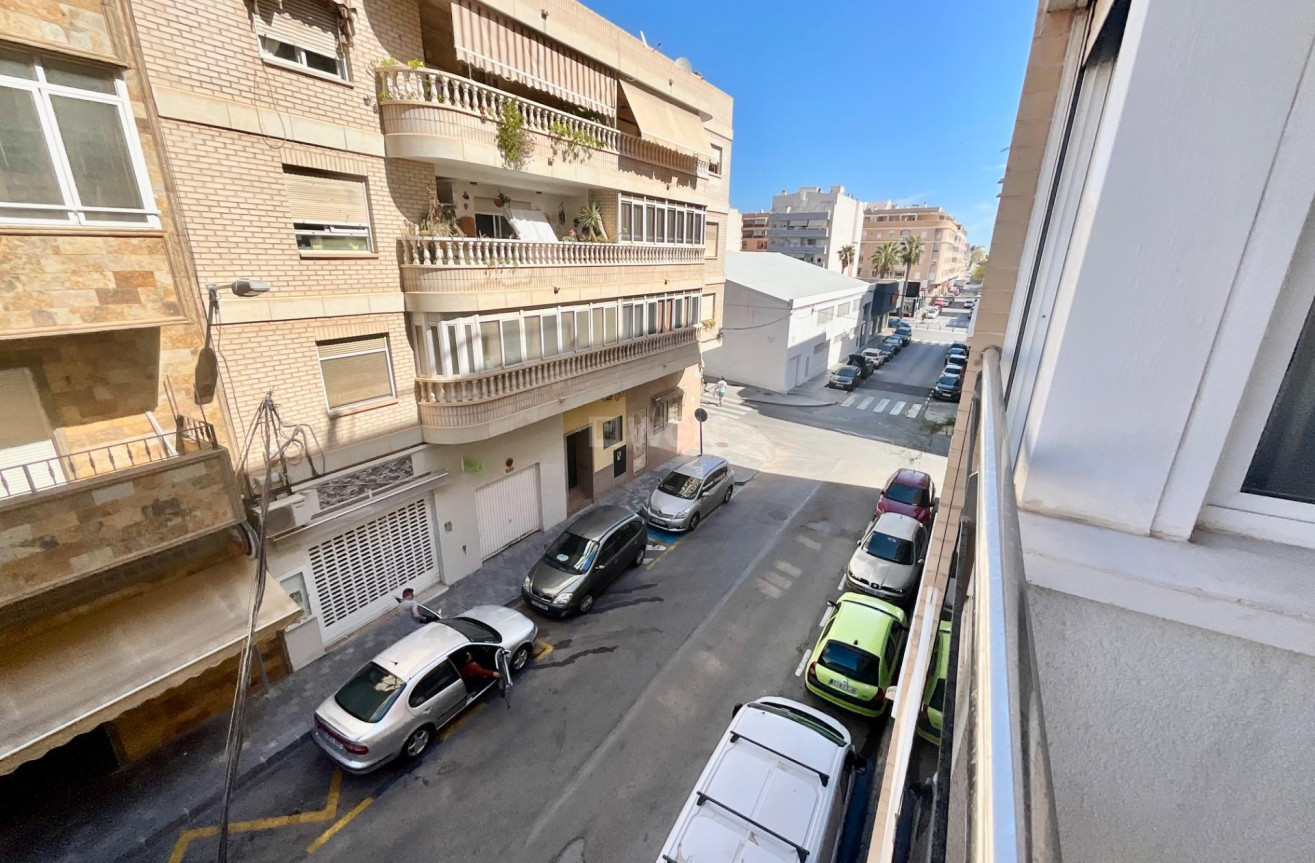 Resale - Apartment / flat - Torrevieja - Centro