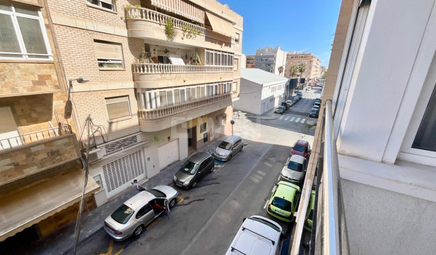 Resale - Apartment / flat - Torrevieja - Centro
