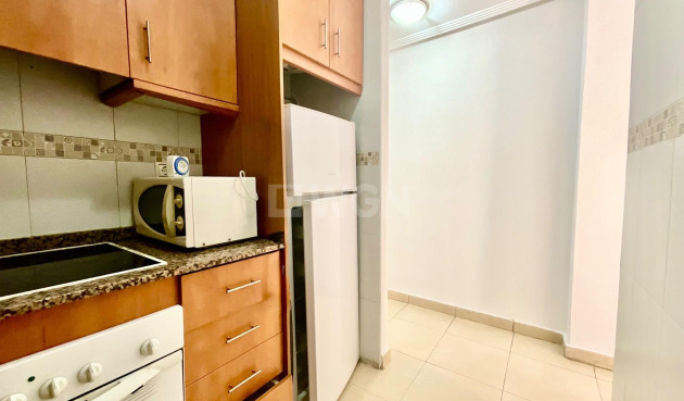 Resale - Apartment / flat - Torrevieja - Centro