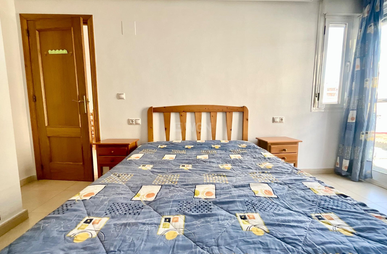 Resale - Apartment / flat - Torrevieja - Centro