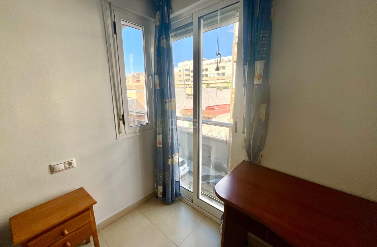 Resale - Apartment / flat - Torrevieja - Centro