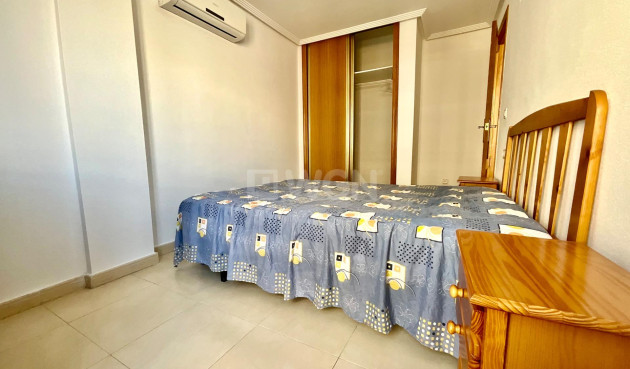 Resale - Apartment / flat - Torrevieja - Centro