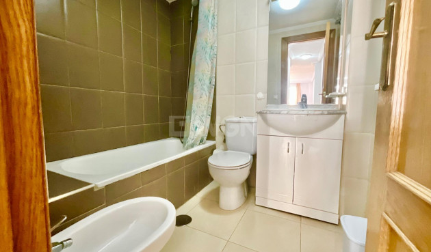 Resale - Apartment / flat - Torrevieja - Centro