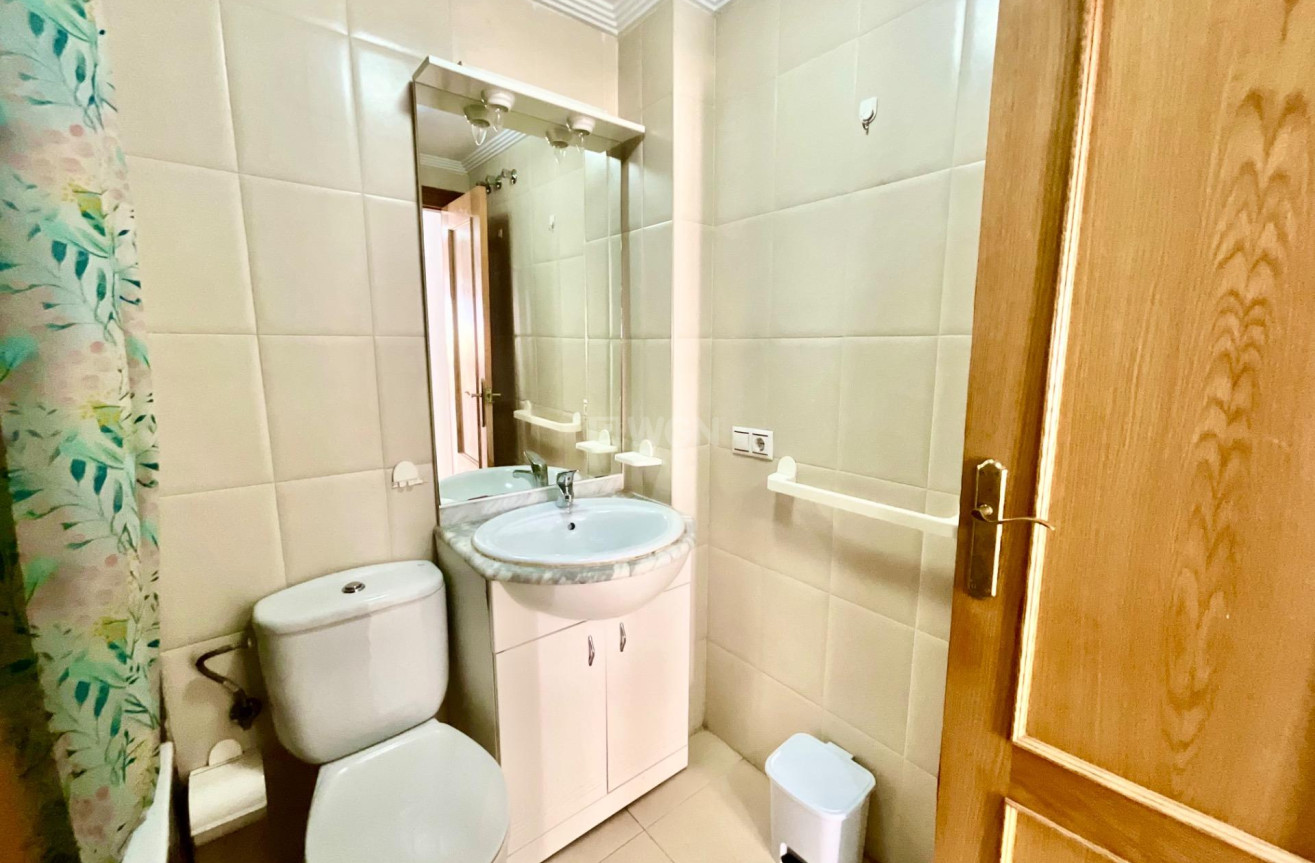 Resale - Apartment / flat - Torrevieja - Centro