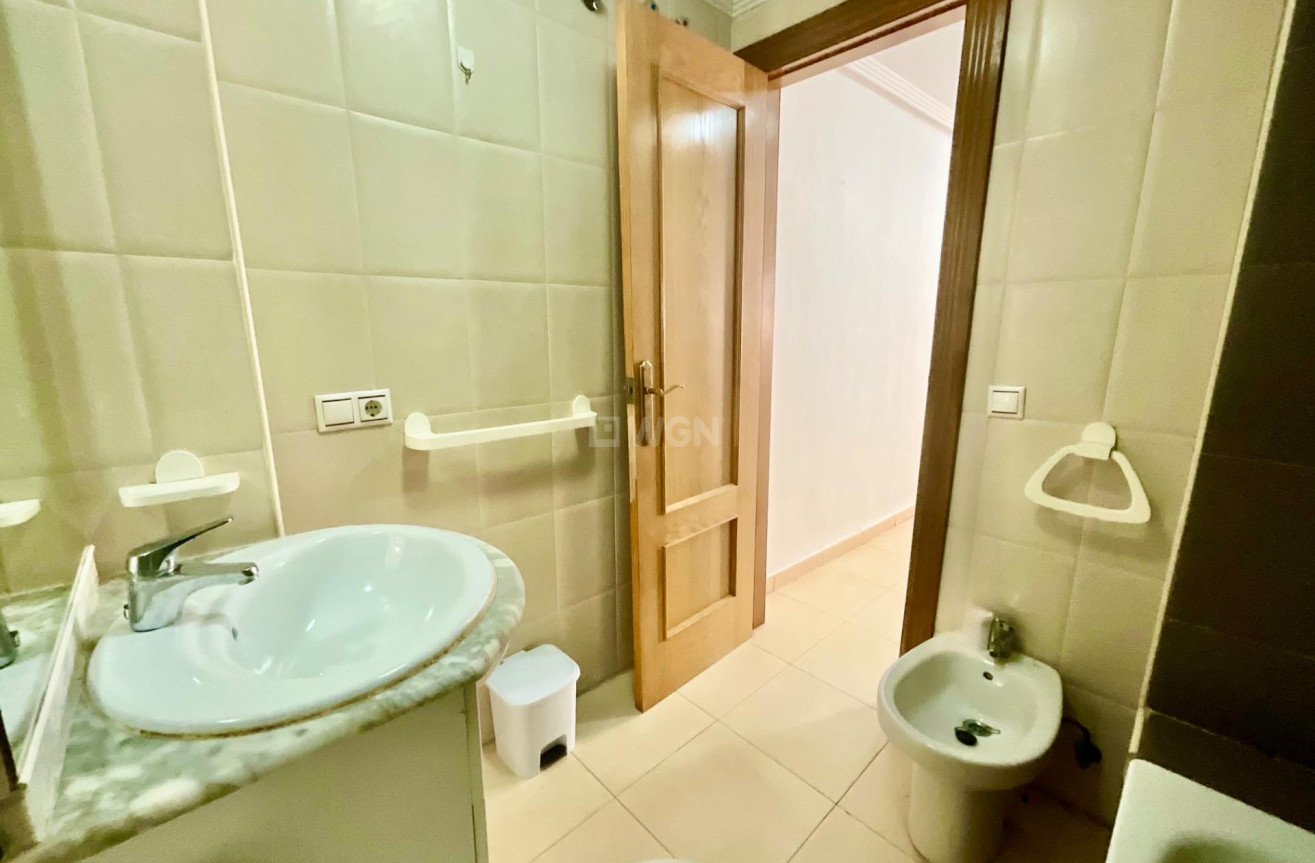 Resale - Apartment / flat - Torrevieja - Centro