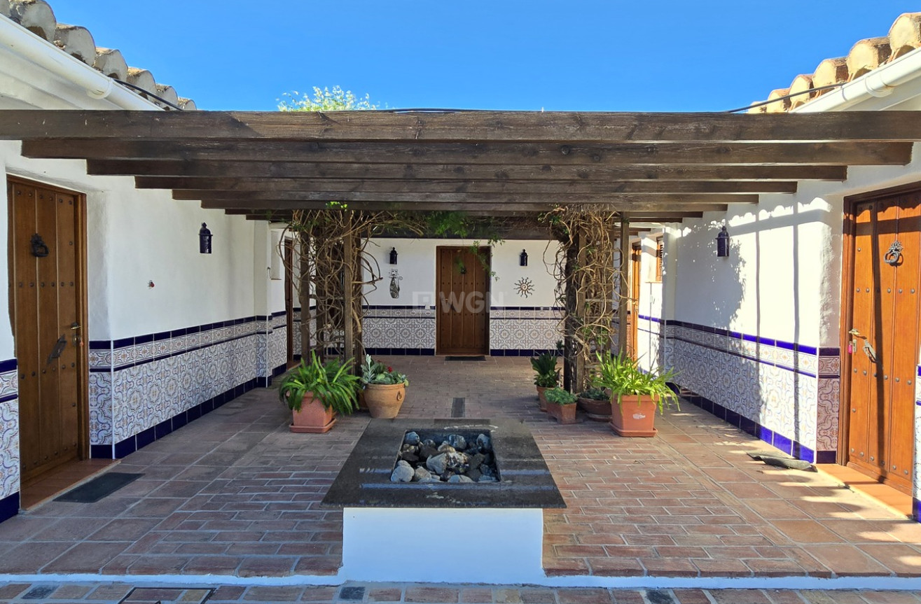 Resale - Villa - Canillas de Aceituno - Inland