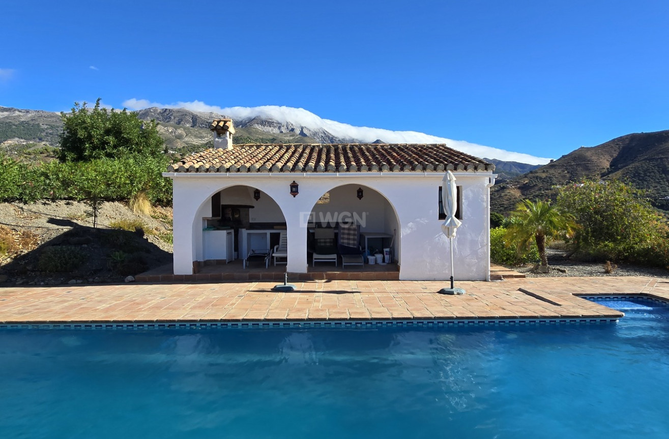 Resale - Villa - Canillas de Aceituno - Inland