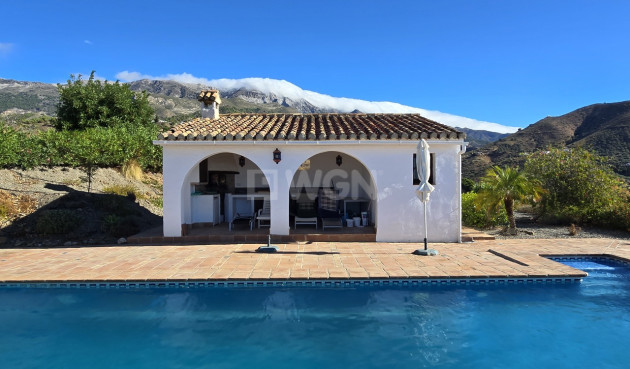 Resale - Villa - Canillas de Aceituno - Inland