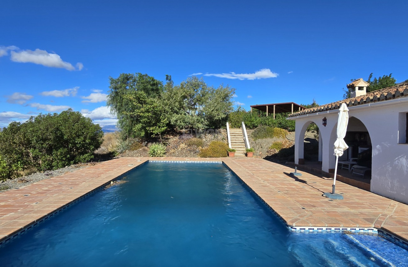 Resale - Villa - Canillas de Aceituno - Inland