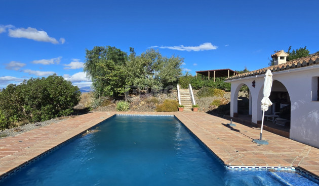 Resale - Villa - Canillas de Aceituno - Inland