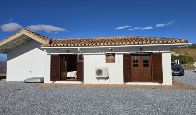 Resale - Villa - Canillas de Aceituno - Inland