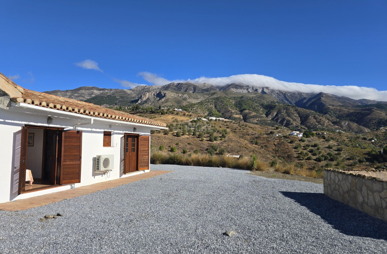Resale - Villa - Canillas de Aceituno - Inland