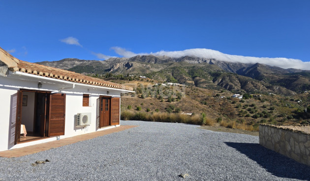 Resale - Villa - Canillas de Aceituno - Inland