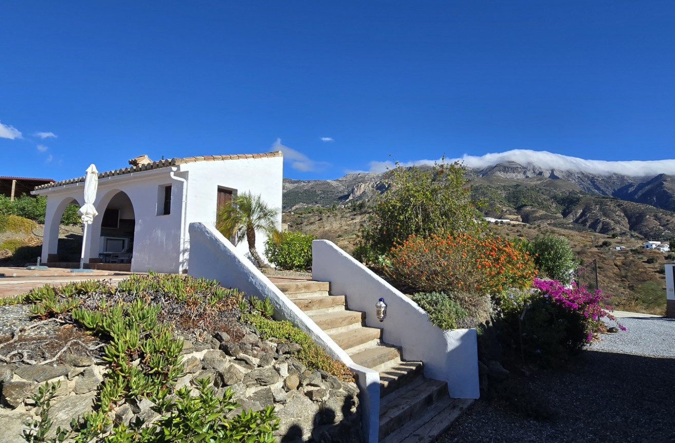 Resale - Villa - Canillas de Aceituno - Inland