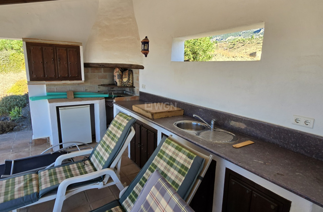 Resale - Villa - Canillas de Aceituno - Inland