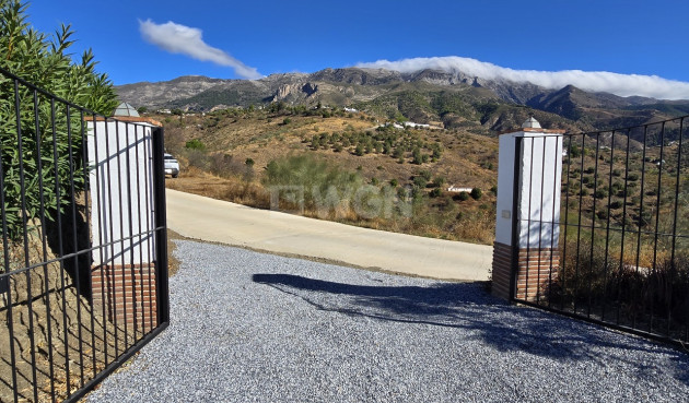 Resale - Villa - Canillas de Aceituno - Inland